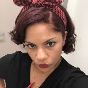 Meet your Posher, Kelli